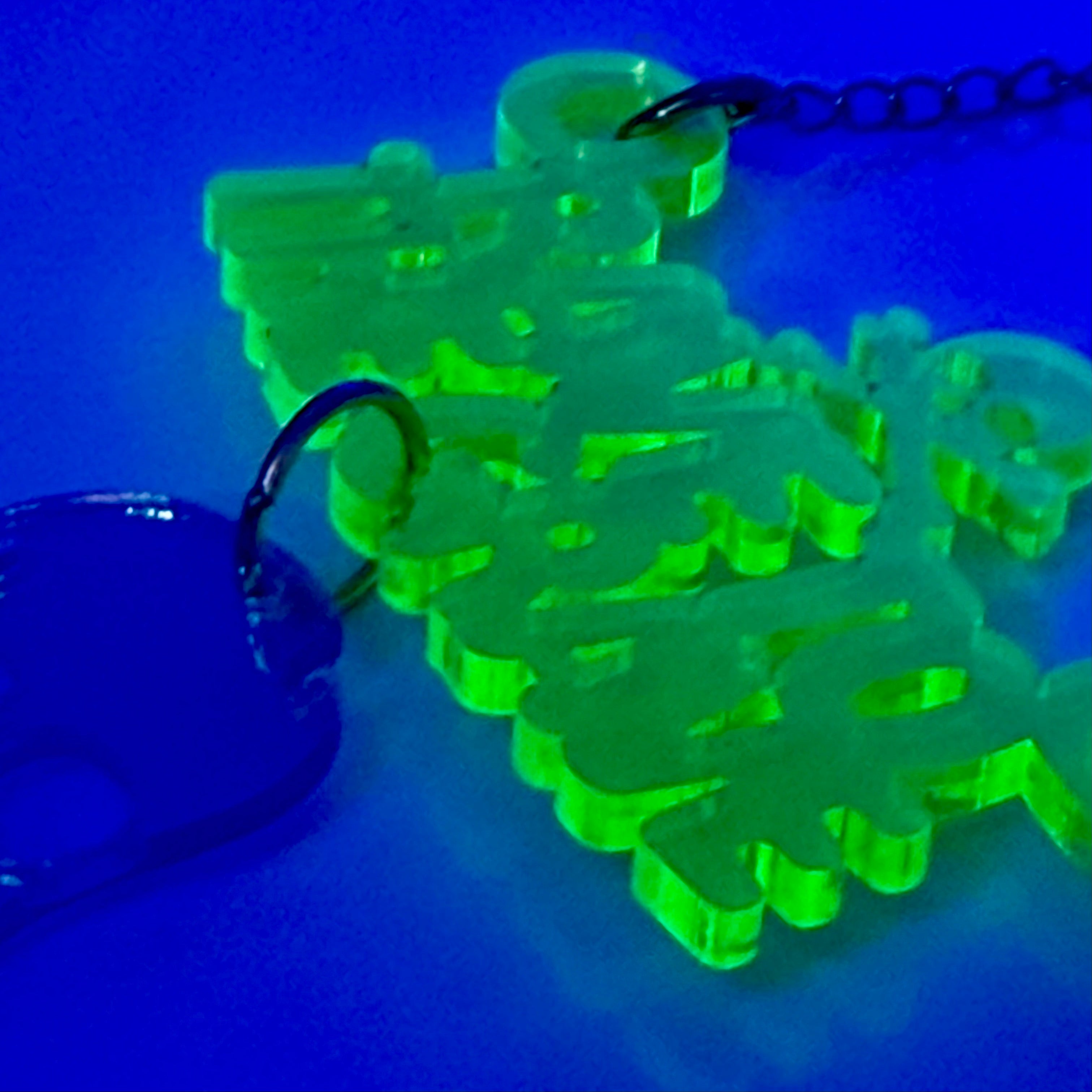 Rave To The Grave Necklace - Neon Yellow, Skull Edition